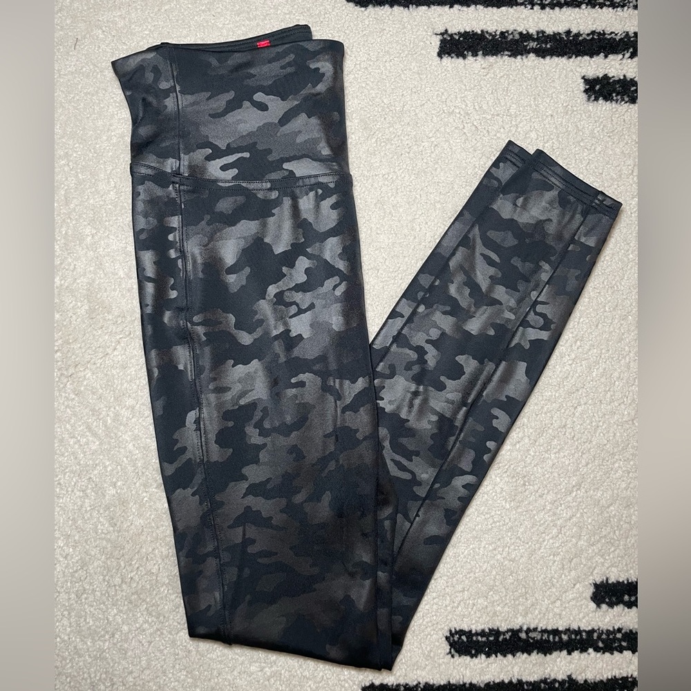 SPANX Black Camo Leggings Size S